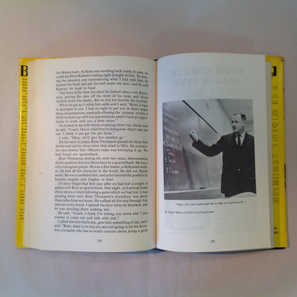 Vintage 1973 Hardcover Bo Schembechler: Man In Motion Joe Falls First Edition
