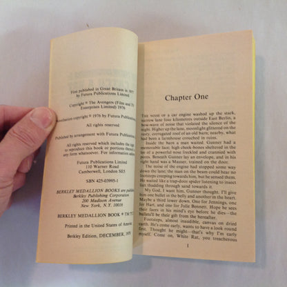 Vintage 1978 Mass Market Paperback The New Avengers #3: To Catch A Rat Walter Harris