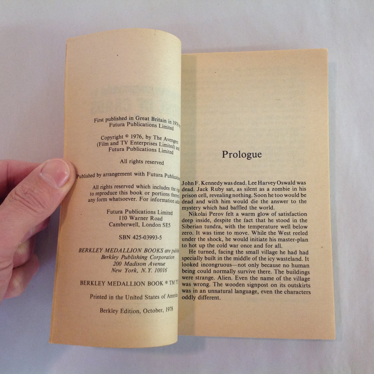 Vintage 1978 Mass Market Paperback The New Avengers #1: House of Cards Peter Cave