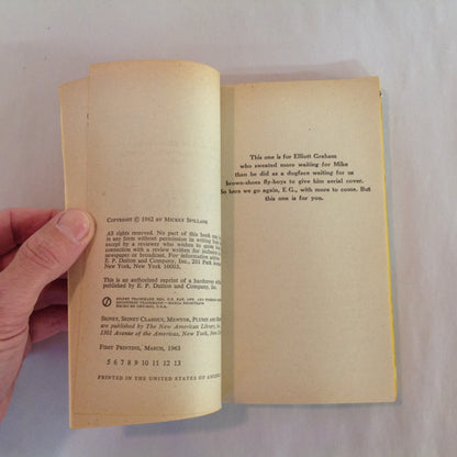 Vintage 1963 Mass Market Paperback The Girl Hunters Mickey Spillane