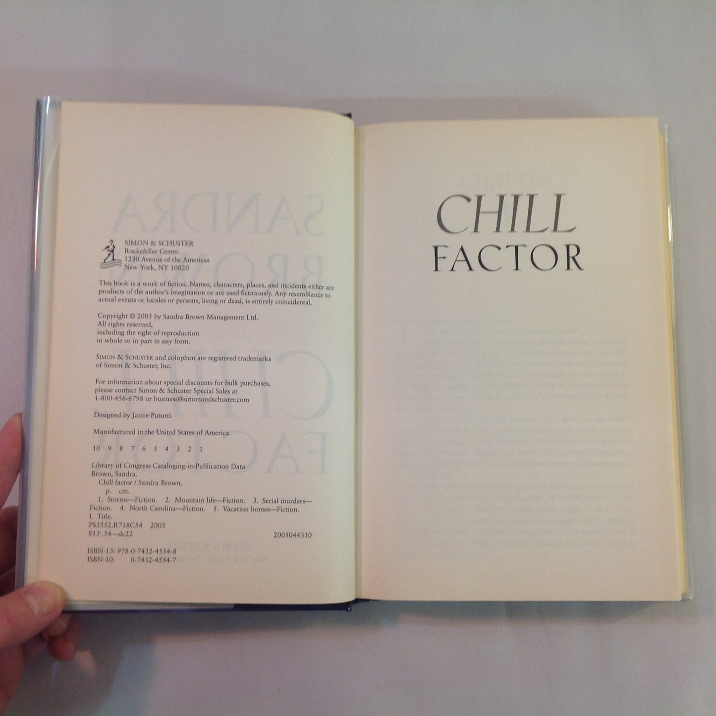 2005 Hardcover CHILL FACTOR Sandra Brown