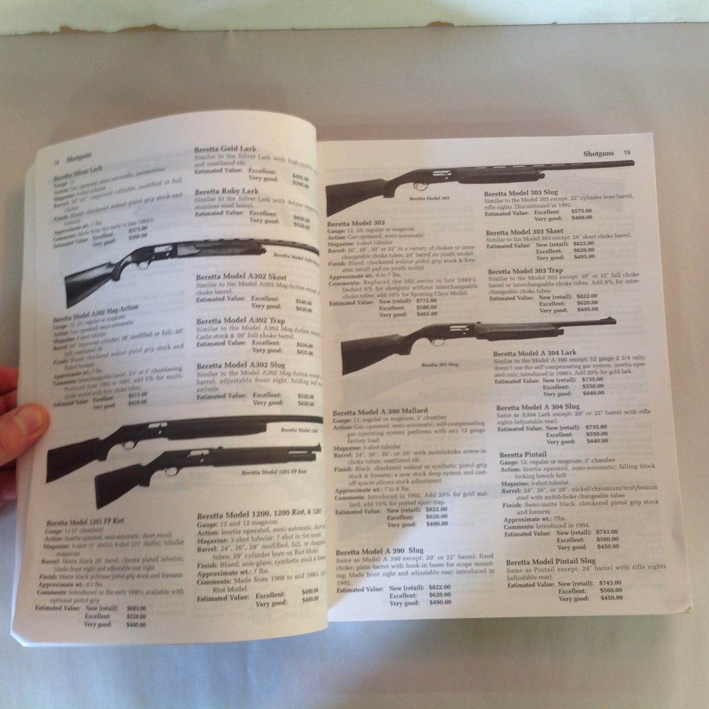 Vintage 1997 Modern Guns Identification and Values 11th Edition Russell + Steve Quertermous