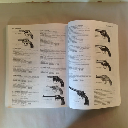 Vintage 1997 Modern Guns Identification and Values 11th Edition Russell + Steve Quertermous