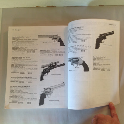 Vintage 1997 Modern Guns Identification and Values 11th Edition Russell + Steve Quertermous
