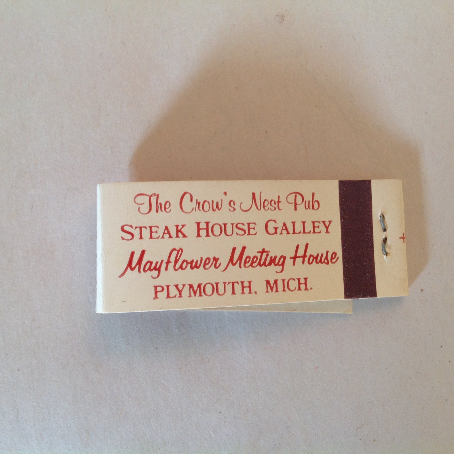 Vintage Souvenir Midget Matchbook Mayflower Hotel Crow's Nest Pub Plymouth Michigan
