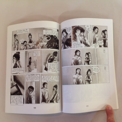 2014 Trade Paperback Blue is the Warmest Color Julie Maroh Graphic Novel