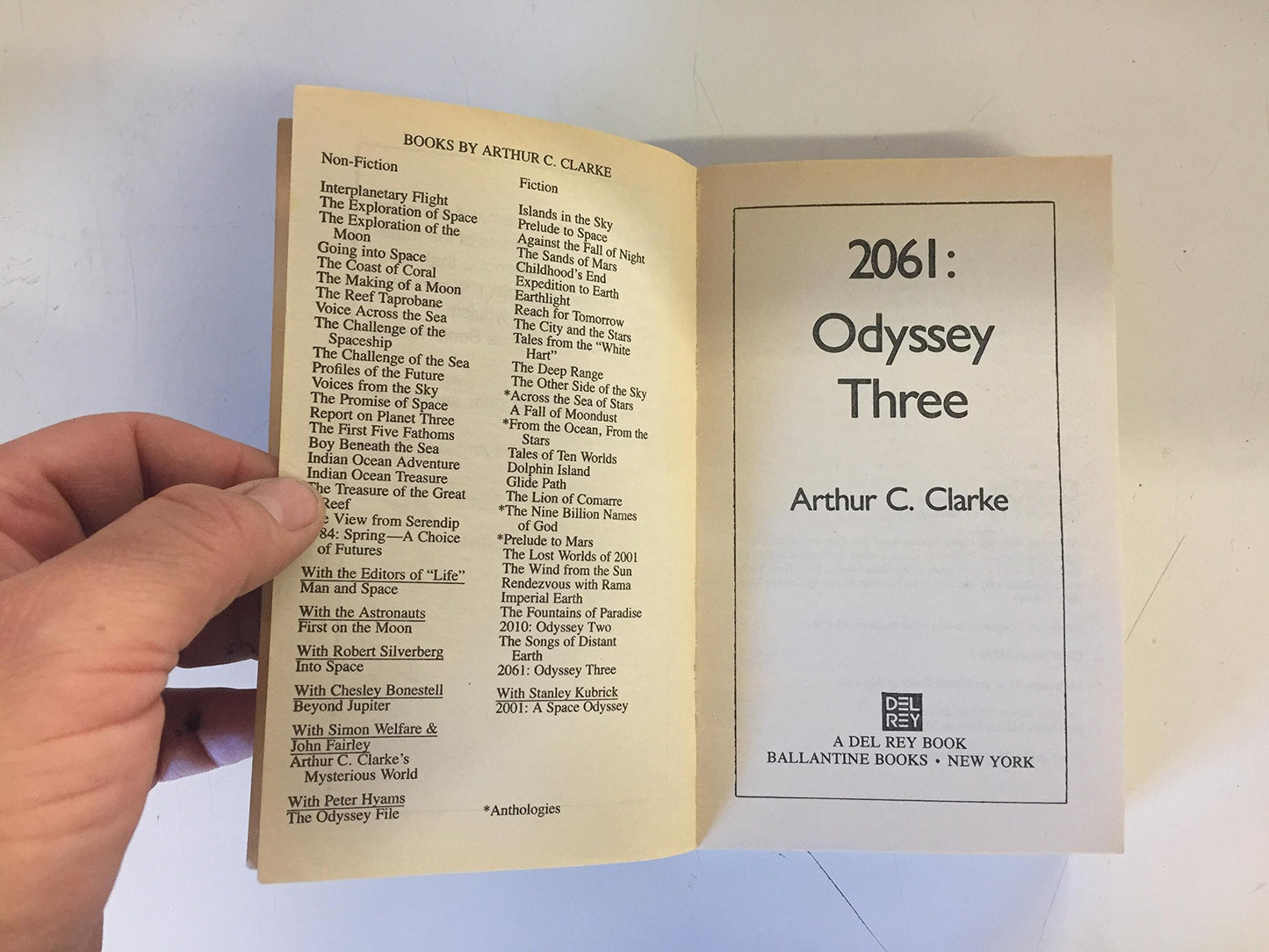 Vintage 1989 Mass Market Paperback 2061: Odyssey Three Arthur C. Clarke Del Rey First Printing