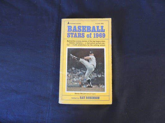 Vintage 1969 Mass Market Paperback Baseball Stars of 1969 Ray Robinson Editor Pyramid First Edition