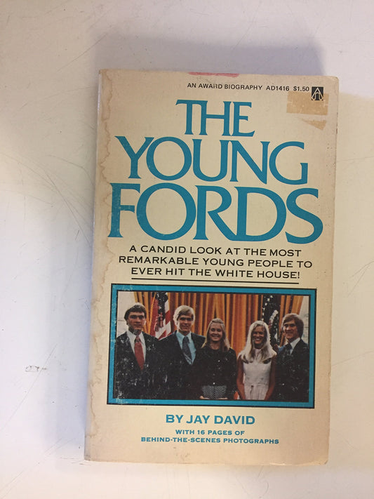 Vintage 1975 Mass Market Paperback The Young Fords Jay David First Printing