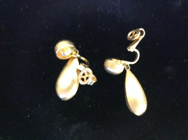 Vintage Trifari Gold Teardrop Clip On Earrings