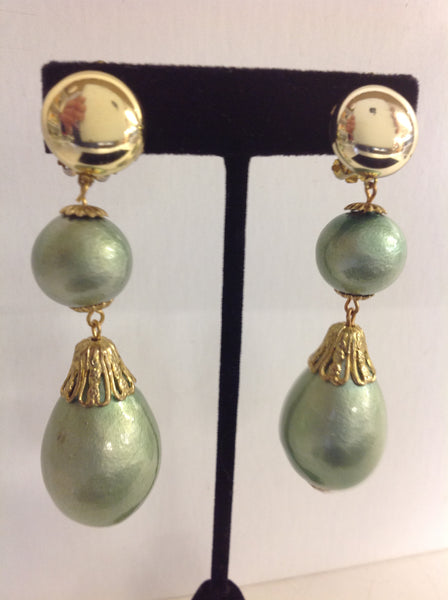 Vintage Mint Green Plastic Double Hanging Pendant Clip On Earrings