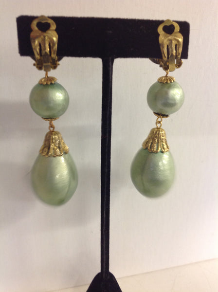 Vintage Mint Green Plastic Double Hanging Pendant Clip On Earrings