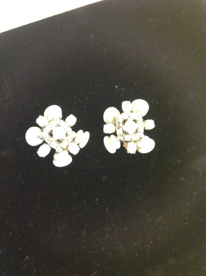 Vintage Silvertone White Plastic Faux Crystal Cluster Clip On Earrings