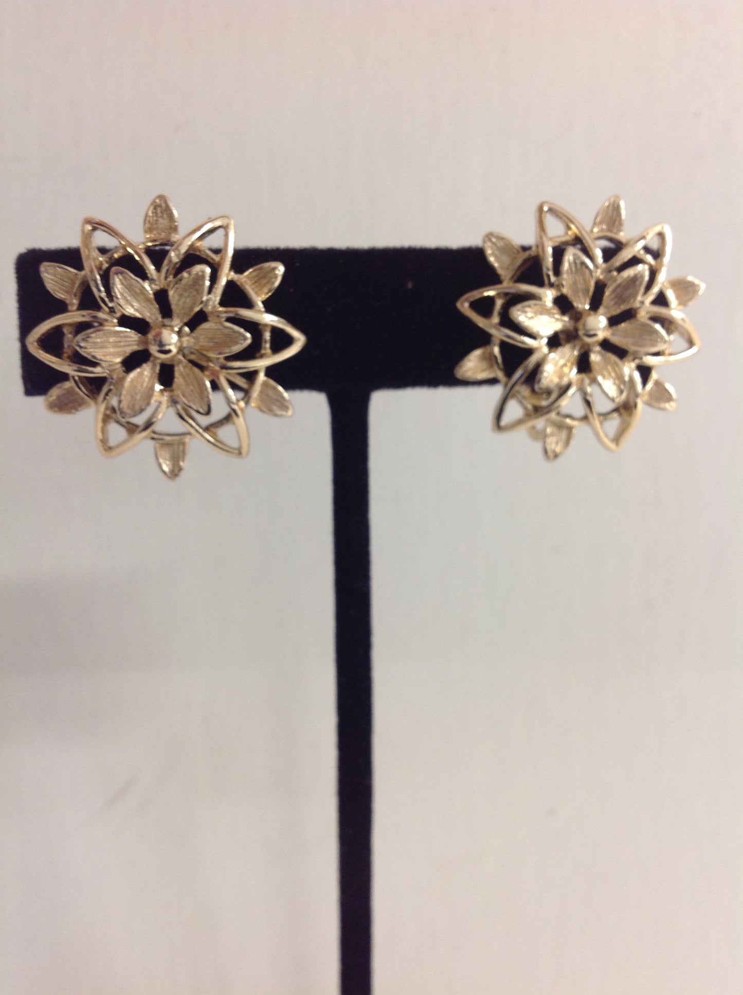 Vintage Goldtone Sunburst Floral Motif Sarah Coventry Clip On Earrings