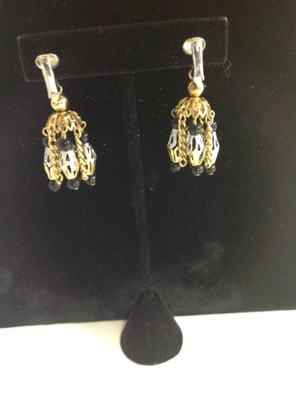 Vintage Goldtone Metal Chain Bead Black Chandelier Style Pendant Clip On Earrings