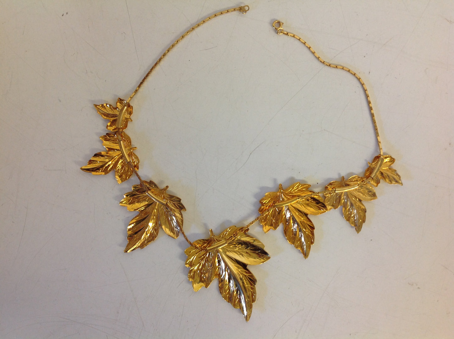 Vintage 3 Piece Set Goldtone Leaf Necklace and Clip On Earrings