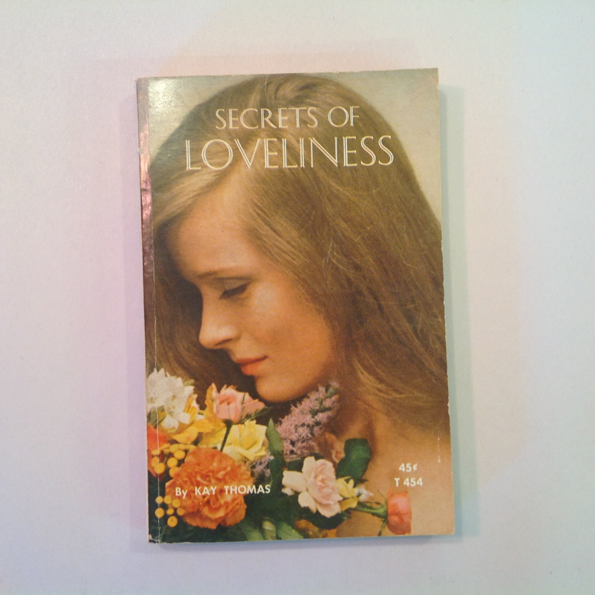 Vintage 1966 Scholastic Mass Market Paperback Secrets of Loveliness Kay Thomas