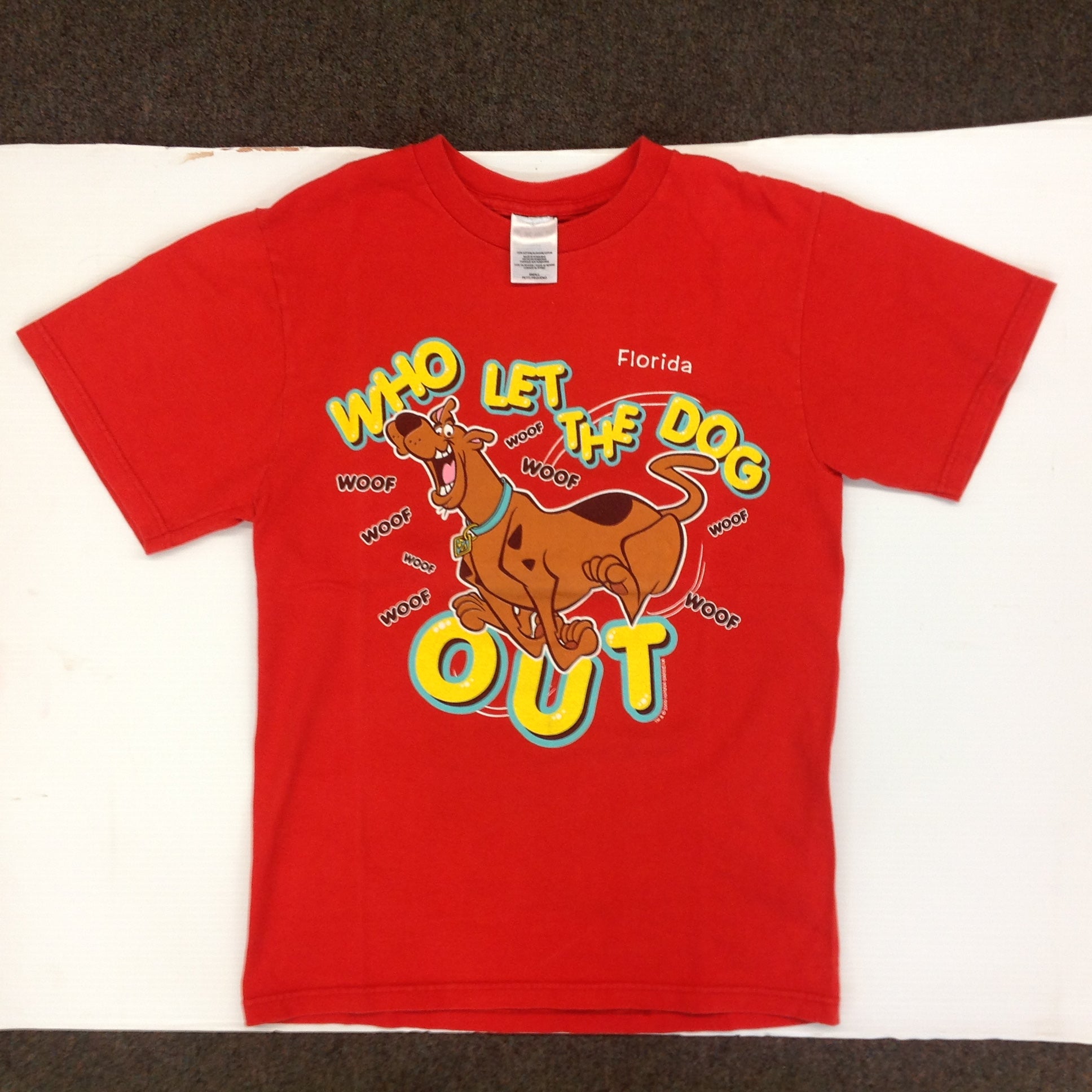Vintage 2000 Souvenir T-Shirt Florida Scooby-Doo Who Let the Dog Out? Hanna-Barbera Red Small