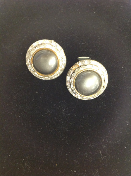 Vintage Gray Cap Faux Diamond Ringed Clip-On Earrings