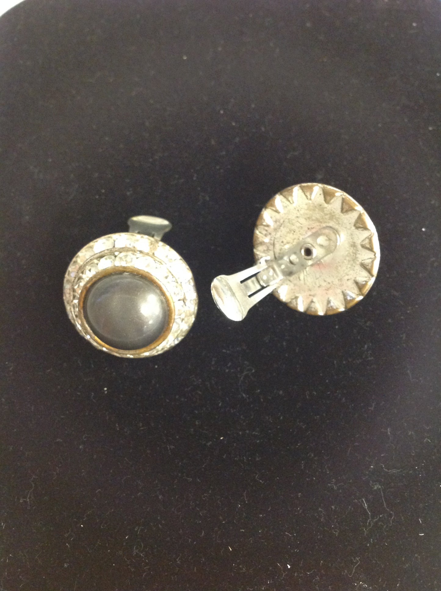Vintage Gray Cap Faux Diamond Ringed Clip-On Earrings