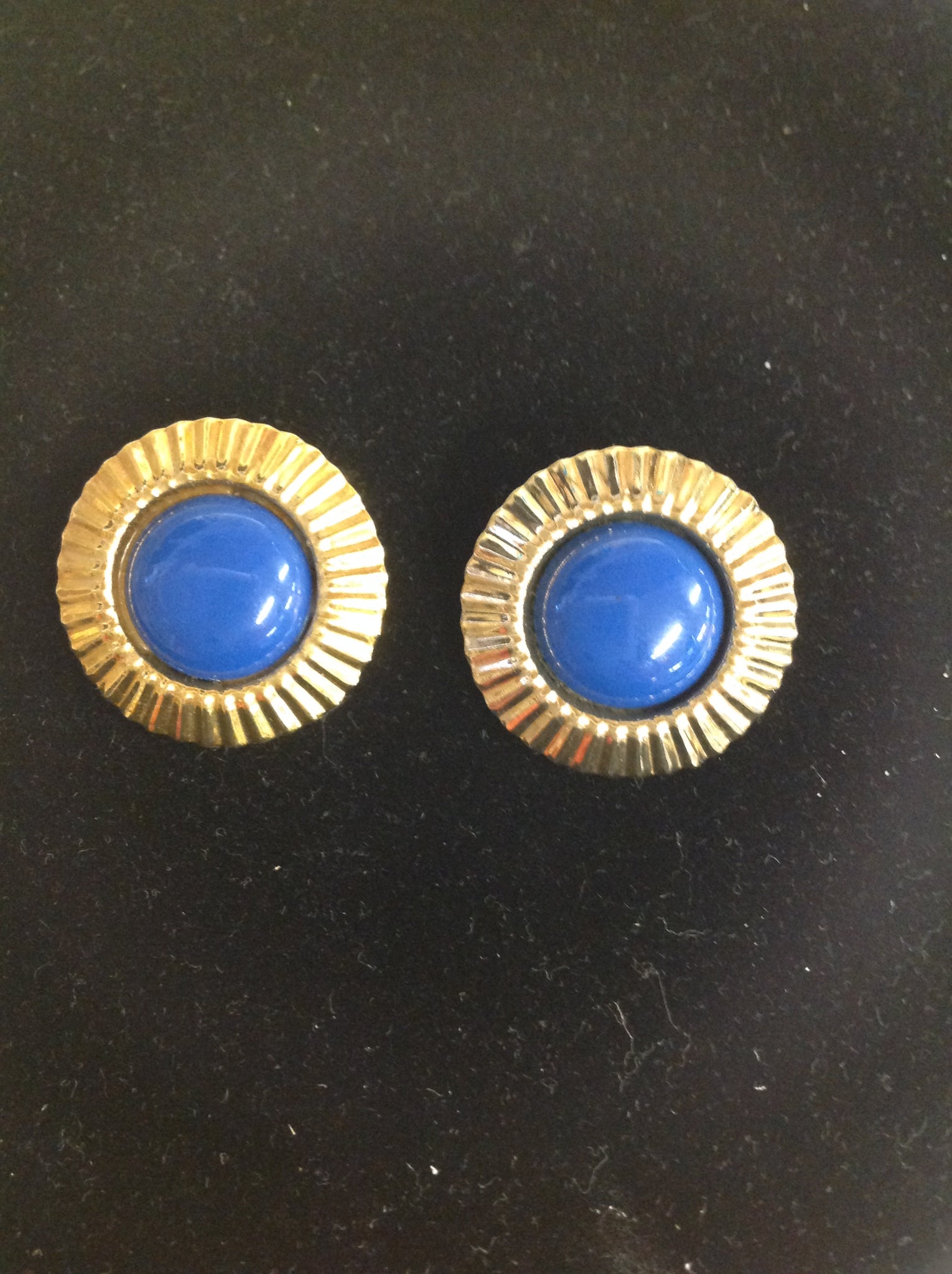 Vintage Bright Blue Cap Goldtone Sunburst Clip-On Earrings