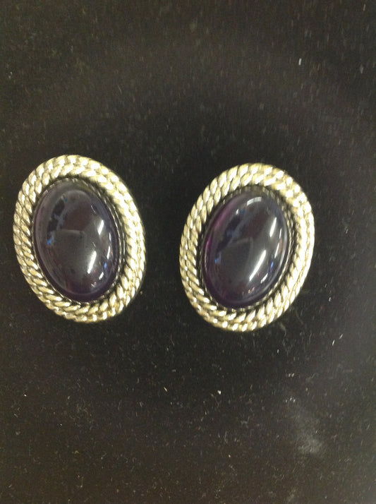 Vintage Black Faux Cameo Stone Silvertone Braid Ring Clip-On Earrings