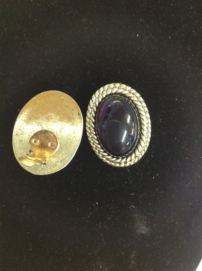Vintage Black Faux Cameo Stone Silvertone Braid Ring Clip-On Earrings