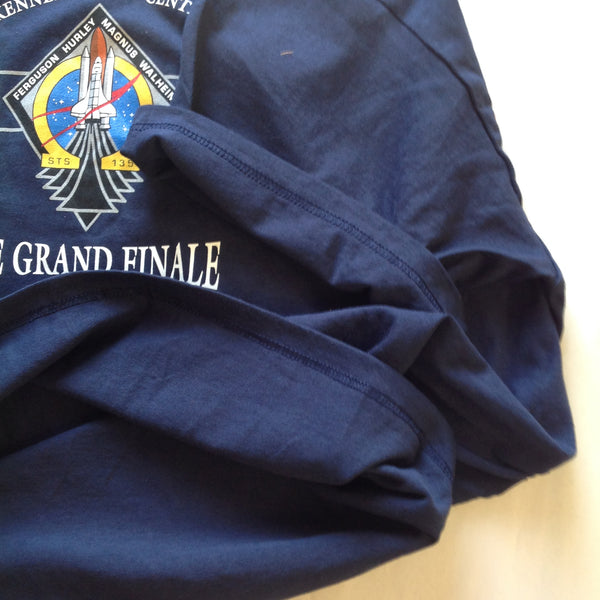 2011 Commemorative Adult 2XL Short Sleeve Cotton Dark Blue Space Shuttle Atlantis Final Mission Kennedy Space Center T-Shirt