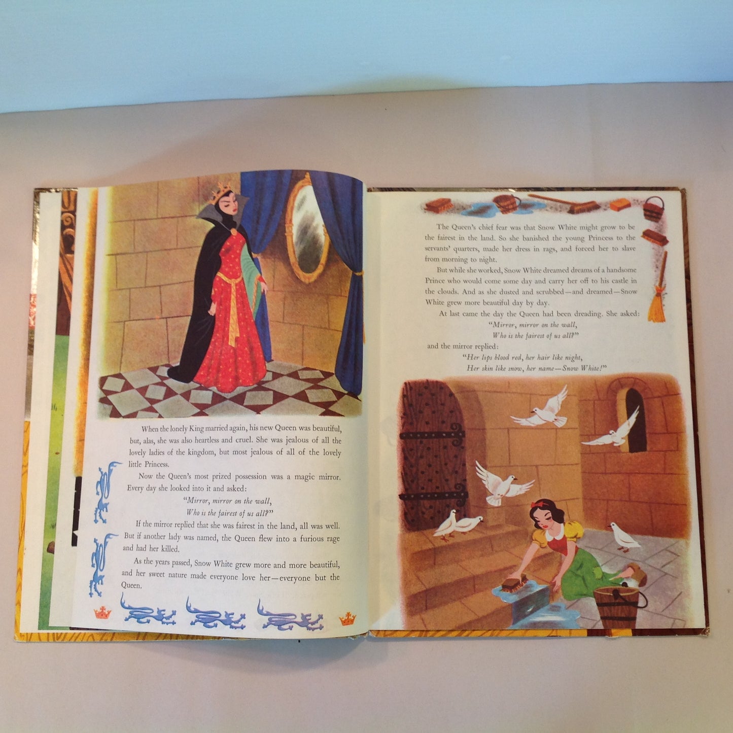 Vintage 1979 Children's Hardcover Picture Book Walt Disney's Snow White and the Seven Dwarfs