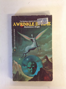 Vintage 1982 Madeline L'Engle's A WRINKLE IN TIME Mass Market Paperback