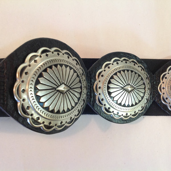Chico's Black Leather Women's Large Stretch Belt Silver Tone Radiant Flower Classic Concho Look 27