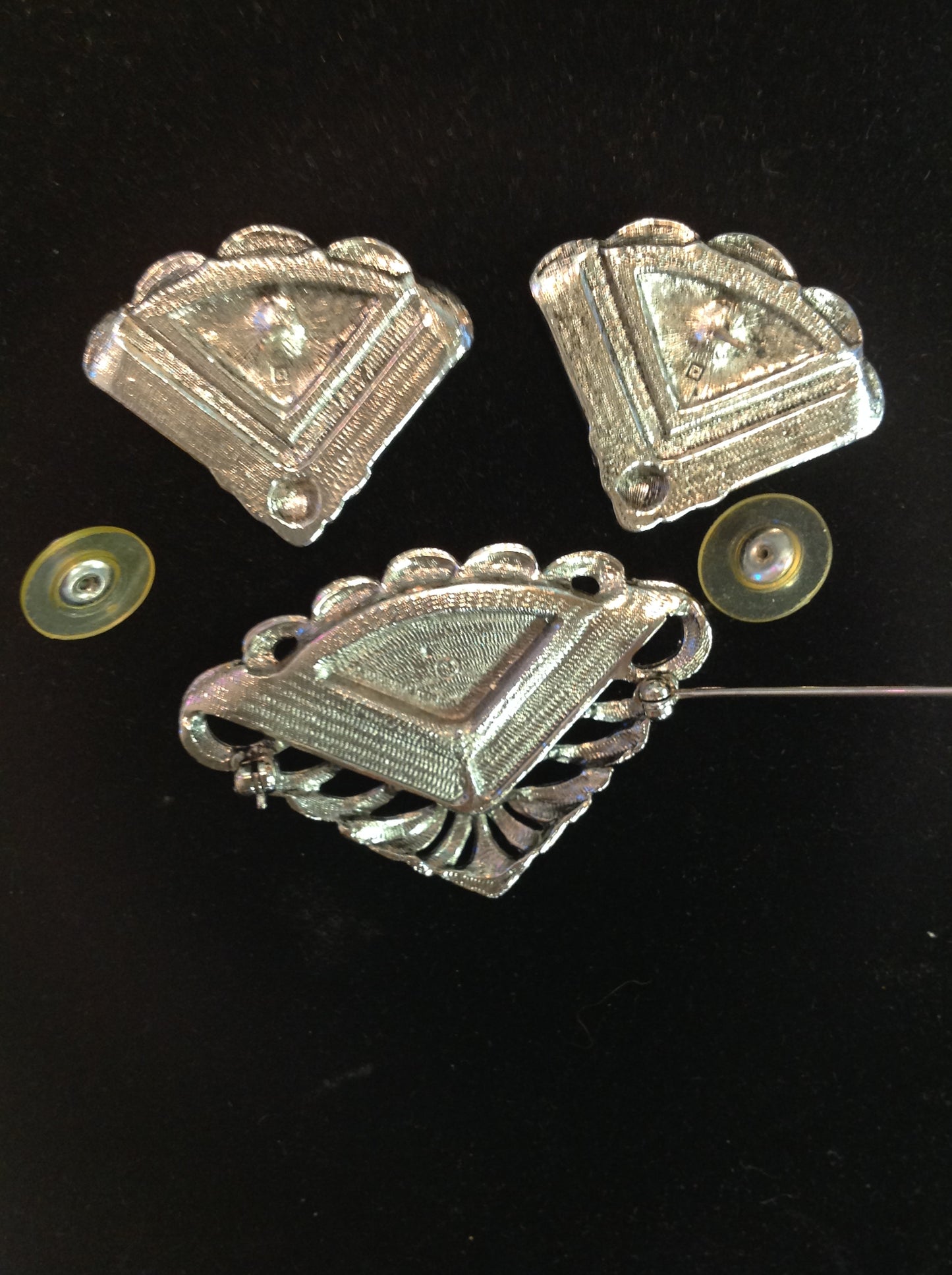 Vintage 3 Piece Set Pierced Earrings Brooch Pin Silvertone Filigree Marbled Plastic Triangle Wedge