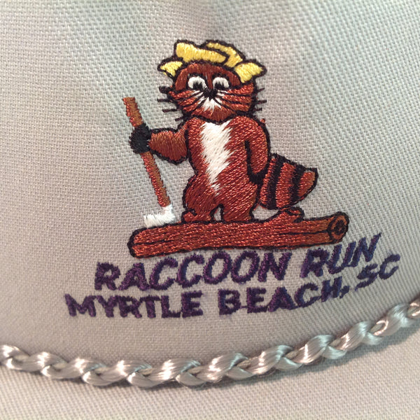 Vintage Derby Cap Raccoon Run Golf Club Myrtle Beach South Carolina Tournament Souvenir Tan Gray Baseball Cap