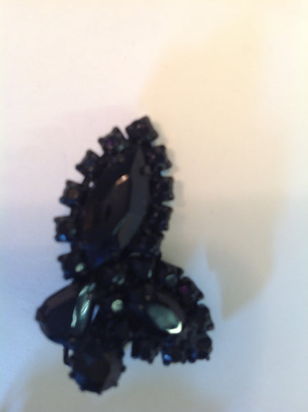 Vintage 3 Piece Set Clip On Earrings Brooch Black Metal Plastic Glitter Gear Leaves