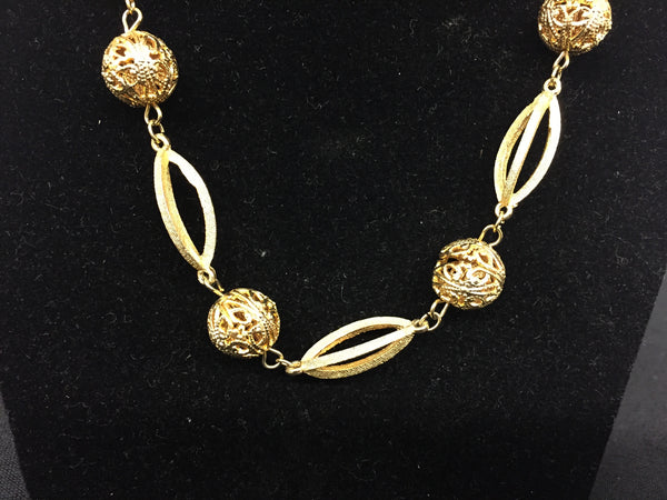 Vintage Unsigned All Goldtone Link Necklace Pierced Metal Retro Look