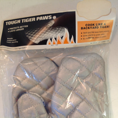 Vintage 1972 NOS Tiger Paw Barbecue Mitts Teflon Coated Palms Dupont