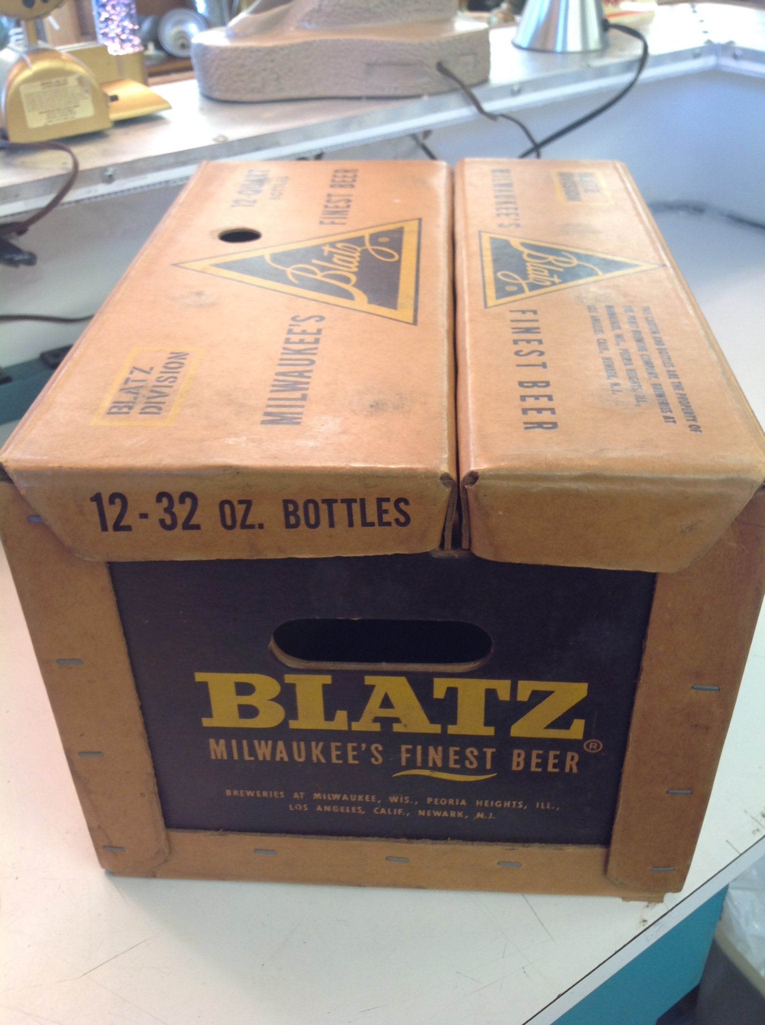 Vintage Blatz Beer Cardboard 24 Bottles Beverage Case