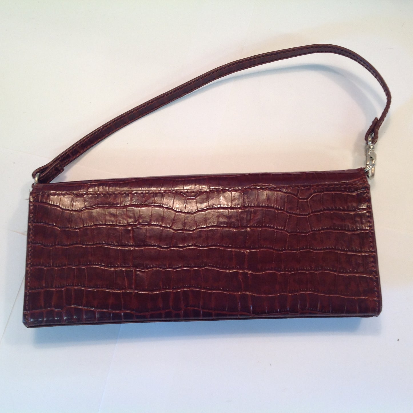 Vintage Burgundy Vinyl Faux Alligator Skin Indeed Clasp Hand Purse with Strap