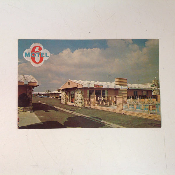 Vintage Souvenir Color Postcard Motel 6 Minutes to Knott's Berry Farm and Disneyland Anaheim California