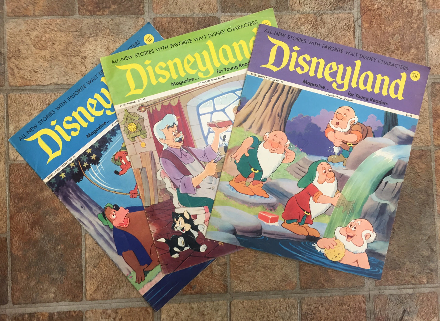 Vintage 1972 Disneyland Magazines LOT 6  Pinocchio Mickey Mouse Characters